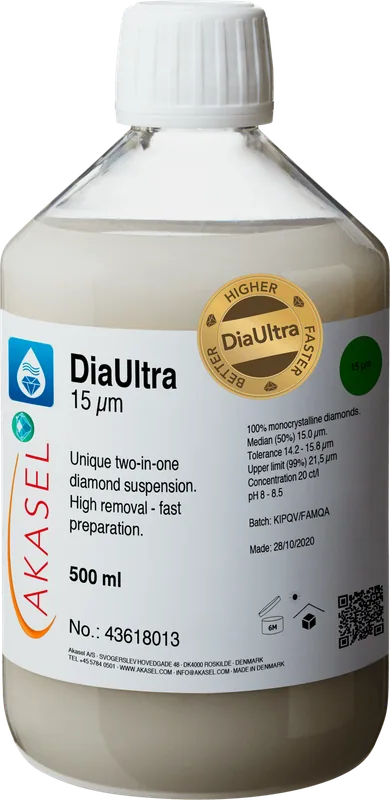 Akasel DiaUltra 15 µm premium diamantsuspension med 100% monokristallina diamanter, används för metallografisk polering. Flaskan har en vit kork och en detaljerad etikett som visar koncentration, partikelstorlek, median, tolerans, övre gräns och pH. Unik 2-i-1-diamantsuspension för hög borttagning och snabb förberedelse, 500 ml.